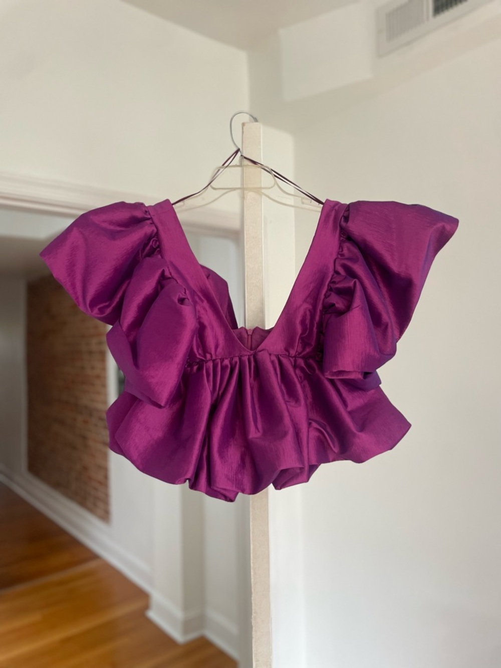 Aje Fuchsia Ruffle Puff-Sleeve Crop Top - XS